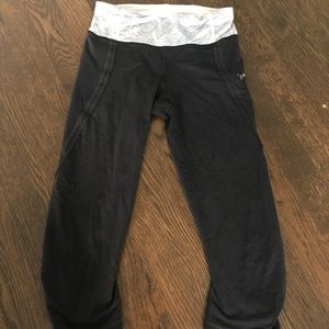 Lululemon crop black leggings